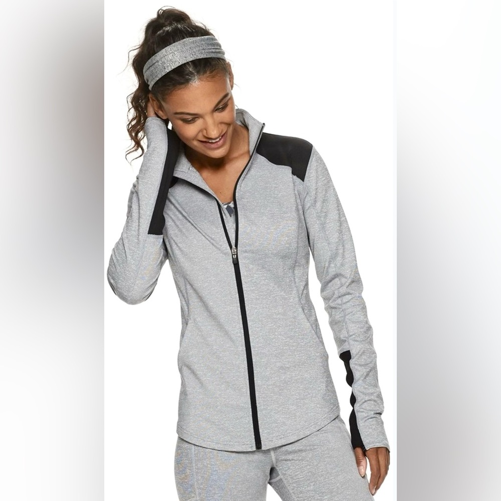 Tek Gear Flat Seams Thumbholes Pockets front zip top NWT Flattering Fit!